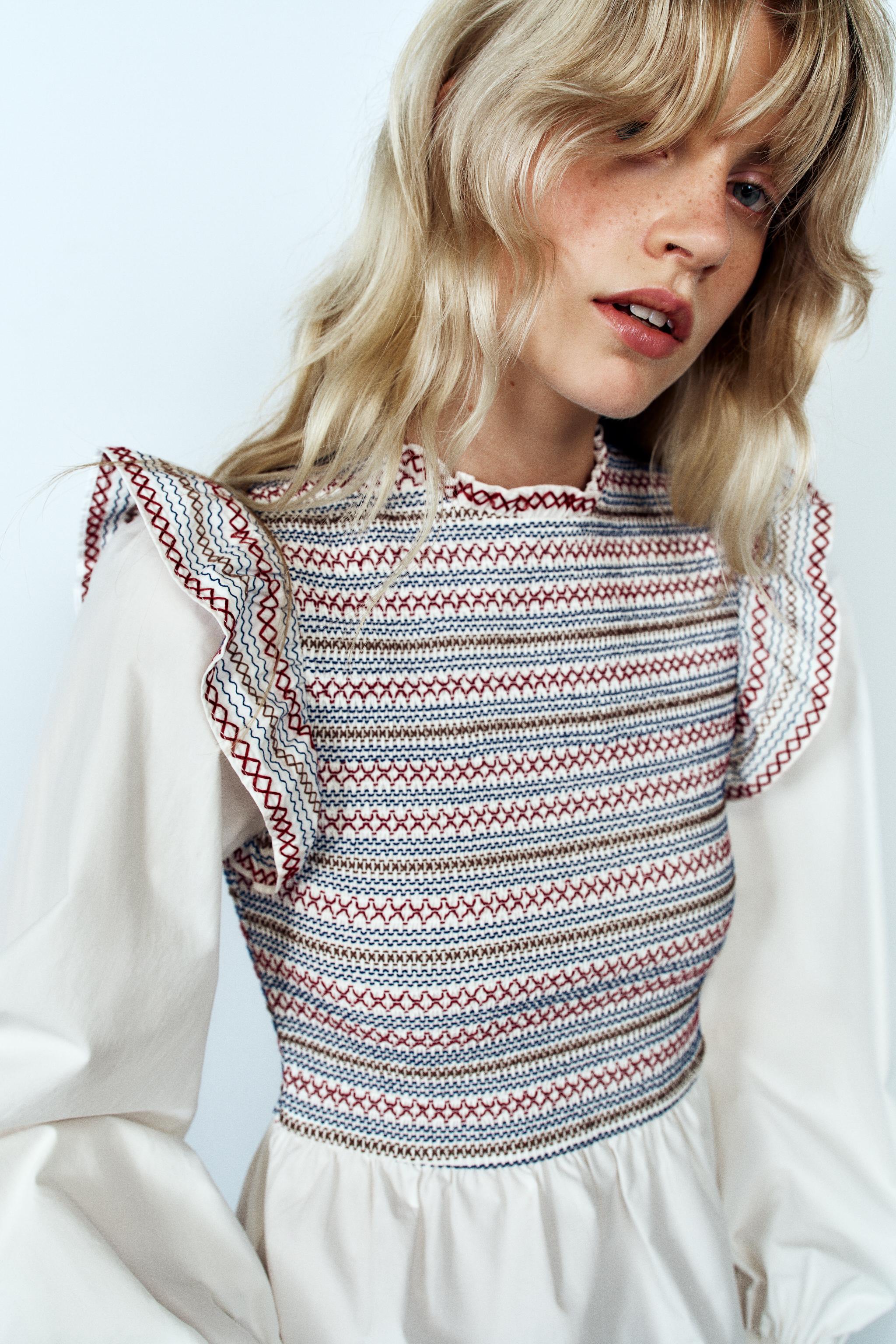 BLOUSE BRODÉE EN NID D’ABEILLE